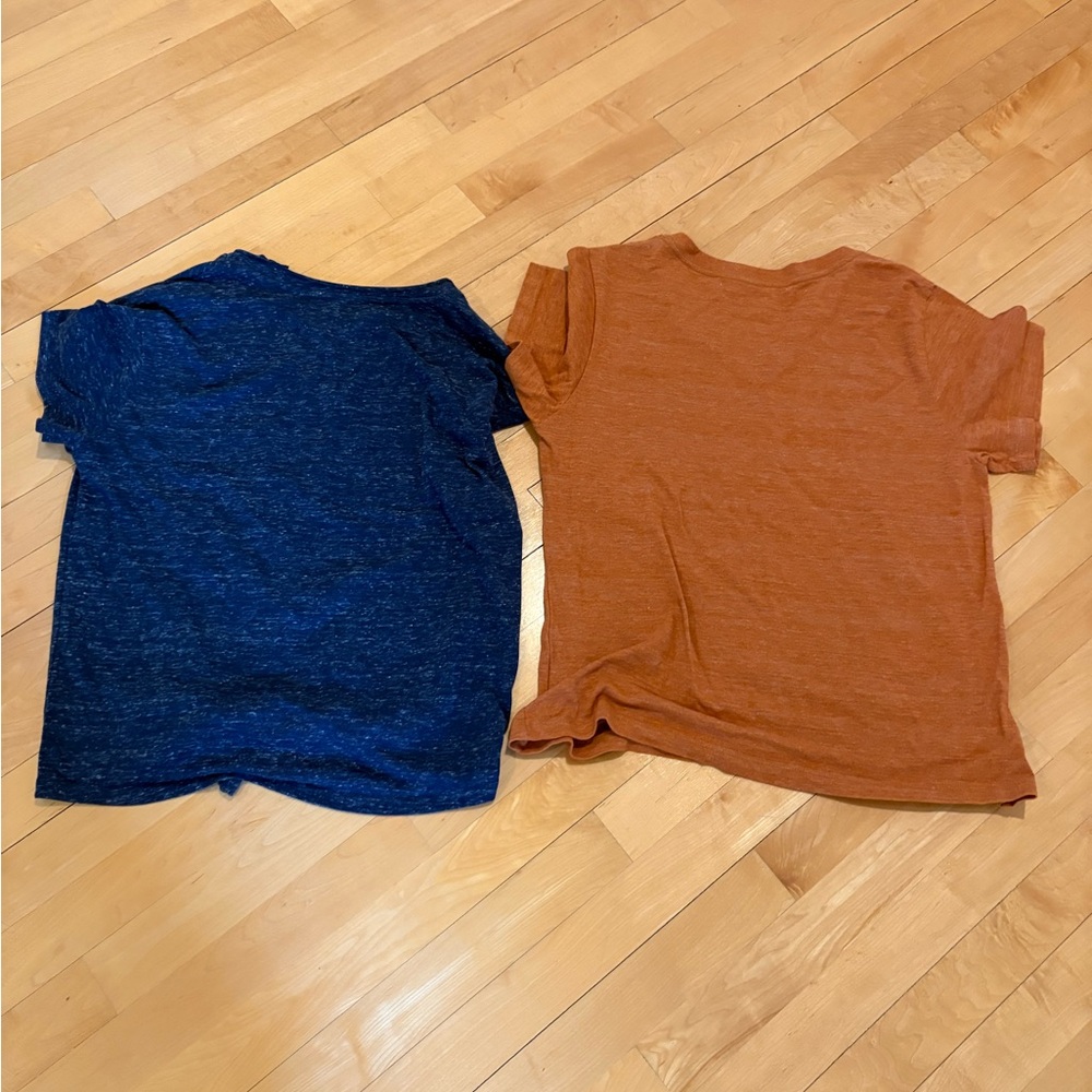 Lot of 2 U of Illinois T-Shirts, Large and Medium - Picture 5 of 11